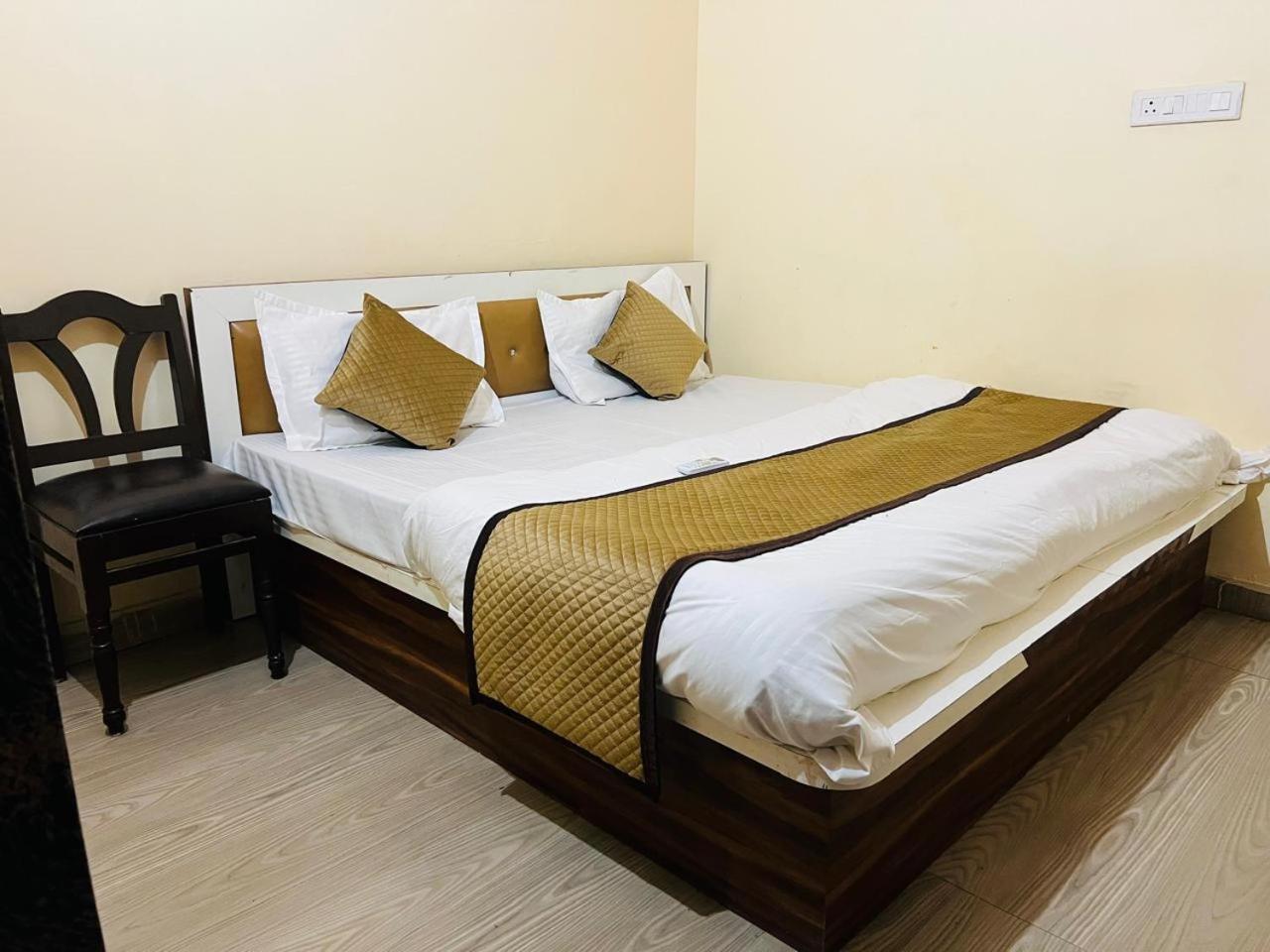 Hotel Shyam Sarover And Restaurant Ringas Bagian luar foto