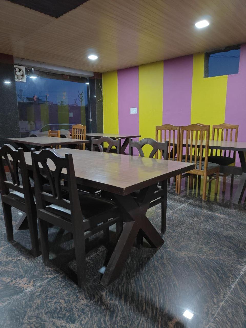 Hotel Shyam Sarover And Restaurant Ringas Bagian luar foto