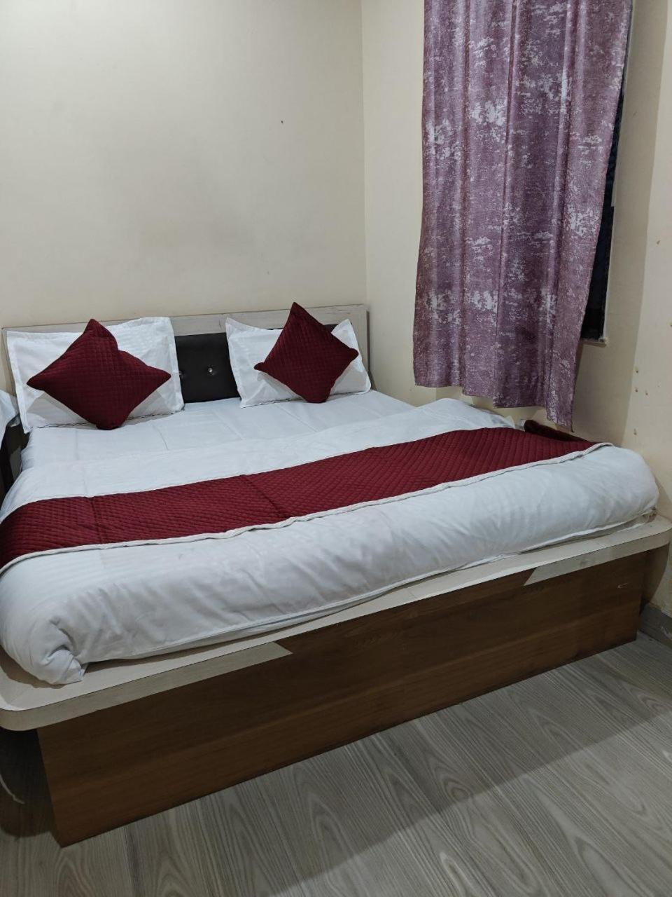 Hotel Shyam Sarover And Restaurant Ringas Bagian luar foto